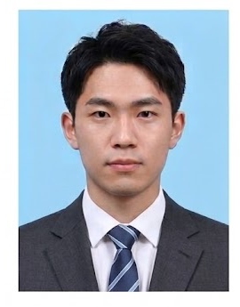 履歴書証明写真の男性のスーツ姿