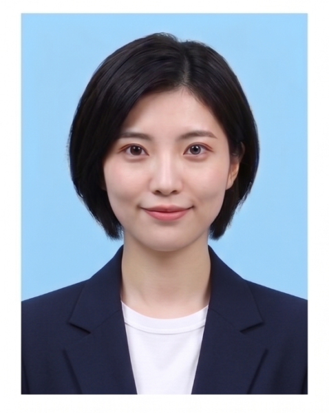 履歴書証明写真の女性のスーツ姿